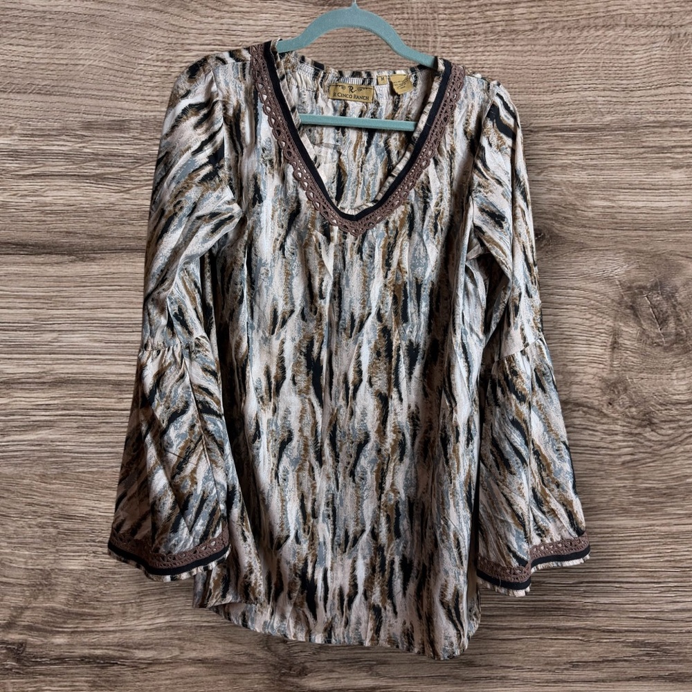 R Cinco Ranch flare sleeve crotched tunic. Brown. Medium